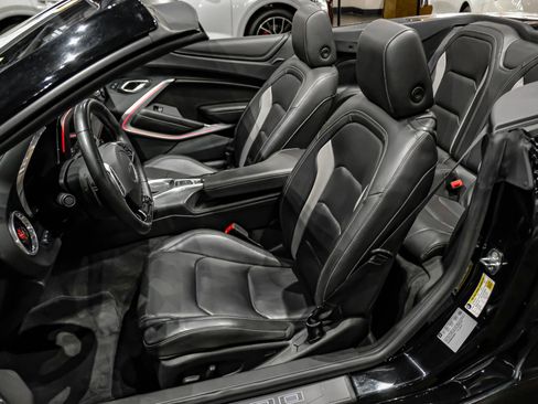 Used 2018 Chevrolet Camaro LT RWD image 27