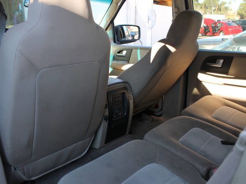 Used 2003 Ford Expedition XLT image 26