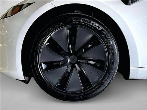 Used 2025 Tesla Model 3 Long Range RWD image 10