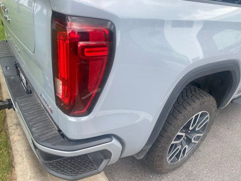 Used 2025 GMC Sierra 1500 AT4 w/ AT4 Premium Package AWD/4WD image 9