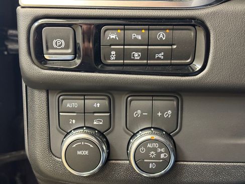 New 2026 GMC Yukon Elevation AWD/4WD image 33