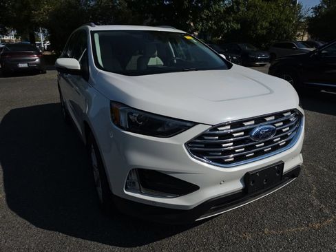 Used 2022 Ford Edge Titanium AWD/4WD image 2