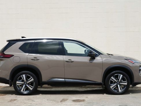 Used 2024 Nissan Rogue SL w/ SL Premium Package FWD image 53