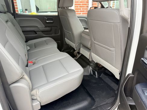 Used 2018 Chevrolet Silverado 2500 W/T AWD/4WD image 27