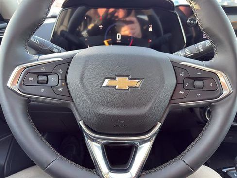 New 2026 Chevrolet Trax LT w/ Sunroof Package image 12