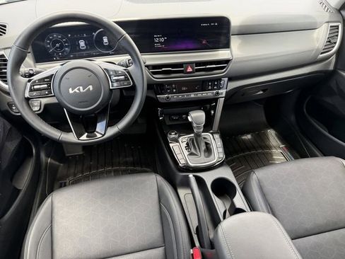 Used 2025 Kia Seltos EX w/ EX Sunroof Package AWD/4WD image 16