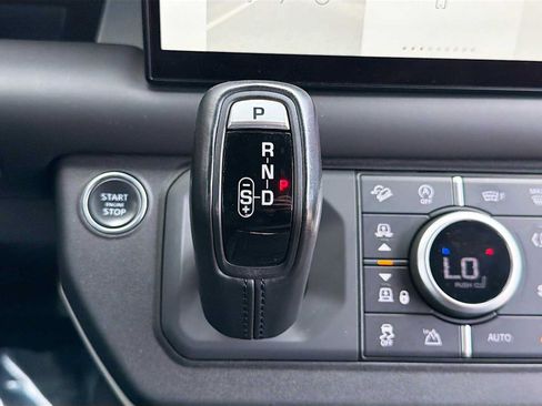 Certified 2022 Land Rover Defender 110 X-Dynamic HSE AWD/4WD image 10