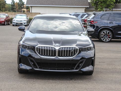 Used 2025 BMW i5 eDrive40i w/ M Sport Package image 2