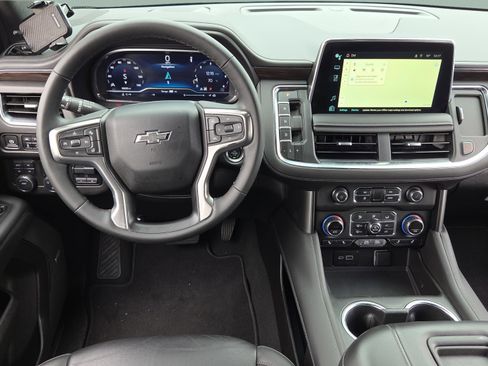 Used 2024 Chevrolet Tahoe Z71 w/ Luxury Package image 11