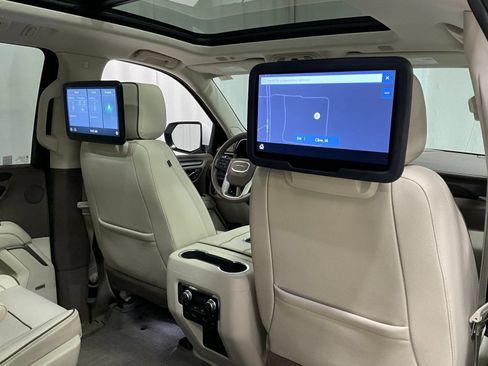 Used 2021 GMC Yukon XL Denali w/ Denali Premium Package AWD/4WD image 27