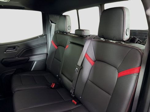 Used 2026 Chevrolet Colorado Z71 w/ Technology Package image 28