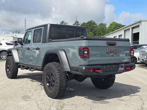 Used 2025 Jeep Gladiator Rubicon w/ Safety Group AWD/4WD image 3