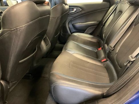 Used 2015 Chrysler 200 S FWD image 23