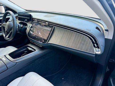 Certified 2025 Mercedes-Benz E 350 4MATIC Sedan image 31
