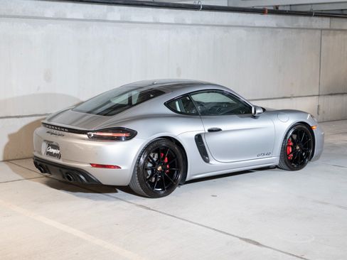 Certified 2024 Porsche 718 Cayman GTS RWD image 9
