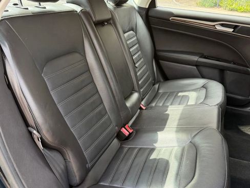 Used 2014 Ford Fusion SE w/ Equipment Group 202A image 24