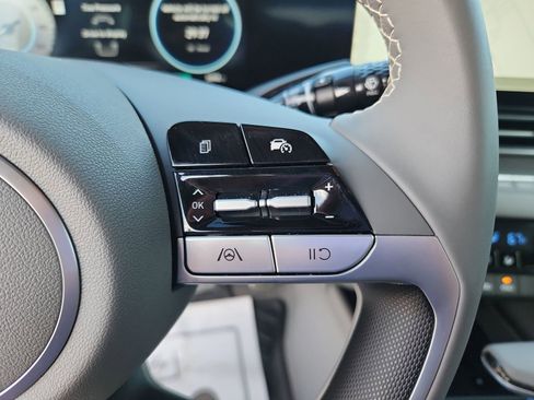 Used 2025 Hyundai Elantra SEL image 26