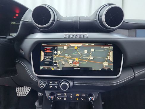 Used 2020 Ferrari Portofino image 21