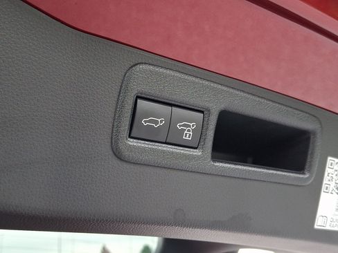Certified 2023 Toyota Venza Limited AWD/4WD image 31