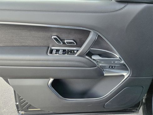 New 2025 Land Rover Range Rover SE image 11