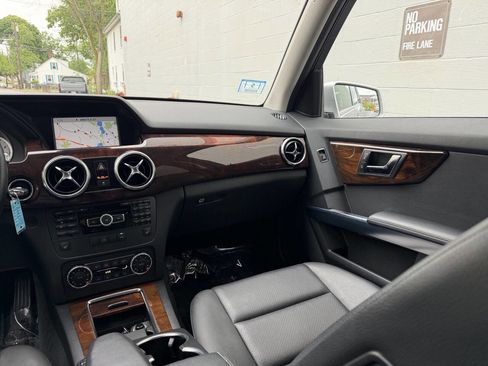 Used 2013 Mercedes-Benz GLK 350 4MATIC image 32