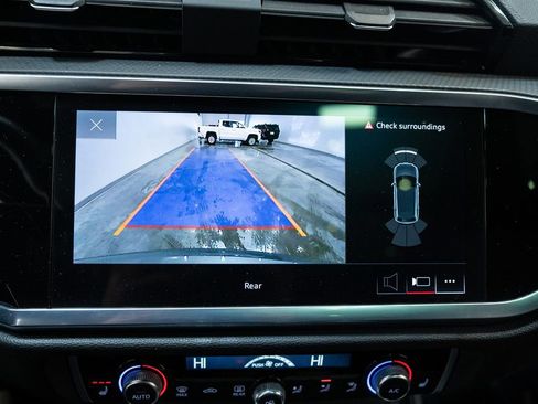 Used 2023 Audi Q3 2.0T Premium w/ Convenience Package image 38