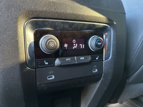 Used 2024 Chevrolet Tahoe Z71 w/ Luxury Package image 35