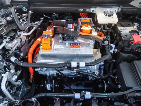 Used 2026 Chevrolet Equinox EV LT image 25