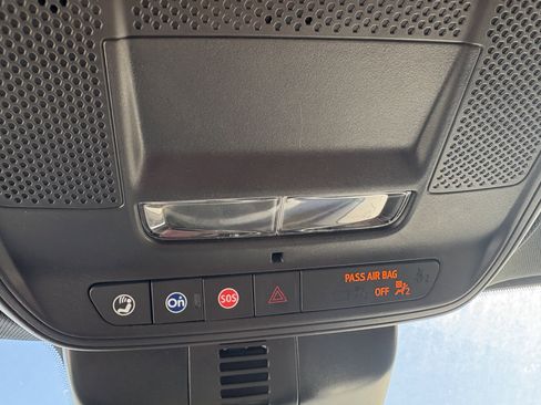 Used 2025 Buick Enclave Preferred image 15