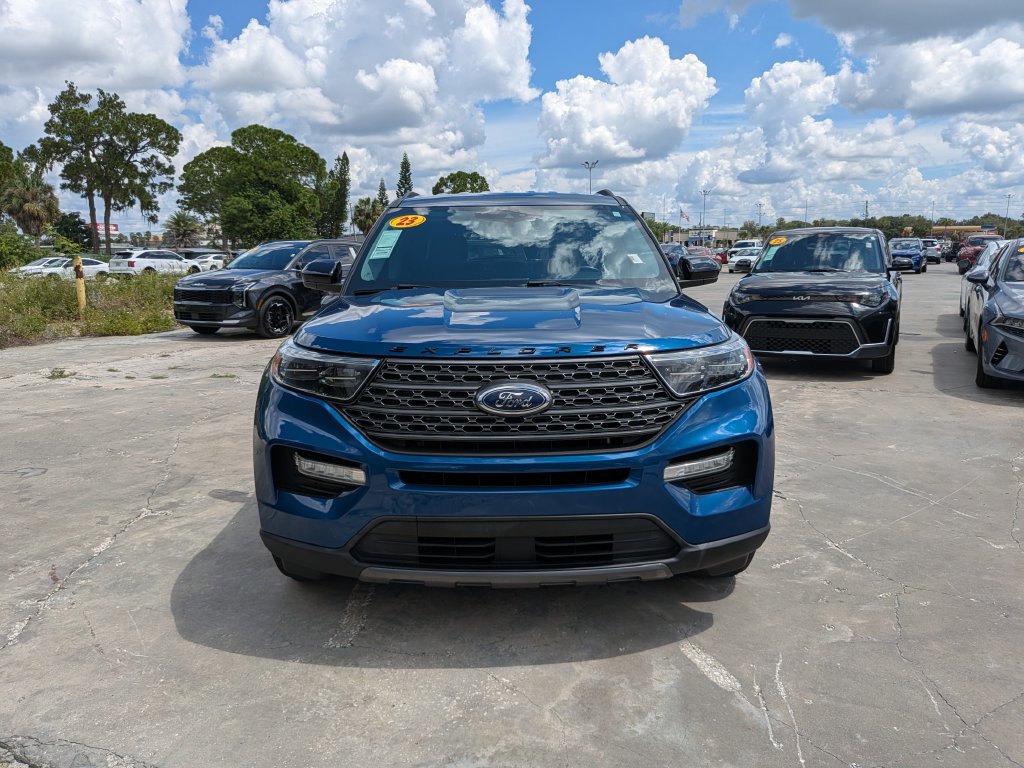 Used 2023 Ford Explorer XLT w/ Equipment Group 202A RWD image 3