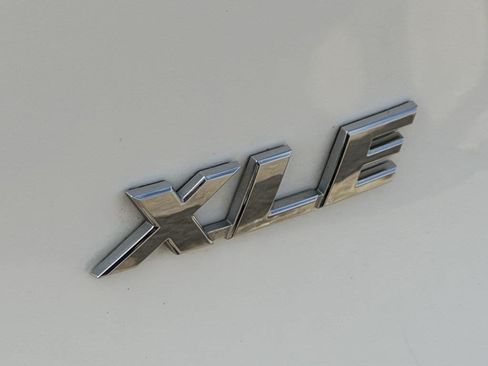 Used 2024 Toyota RAV4 XLE FWD image 11
