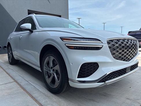 New 2026 Genesis GV70 2.5T AWD/4WD image 3