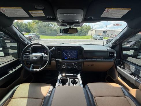 Used 2025 Ford F250 Lariat w/ Black Appearance Package AWD/4WD image 8