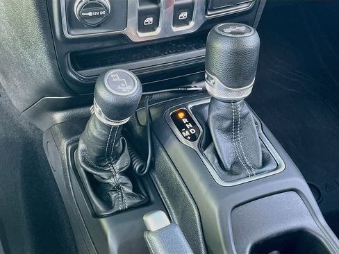 Used 2026 Jeep Wrangler Sport AWD/4WD image 16
