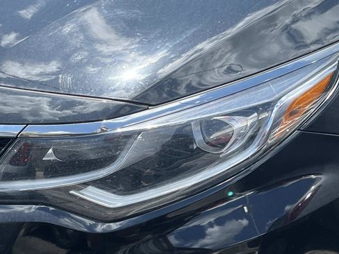 Used 2020 Kia Optima Premium FWD image 3