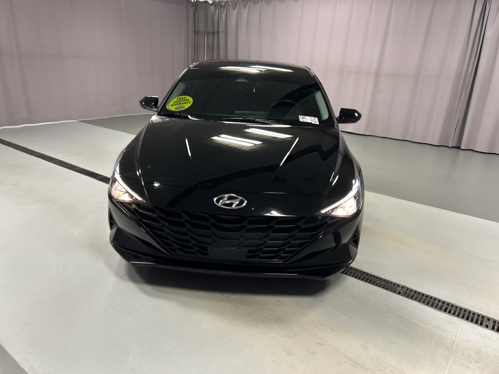 Used 2023 Hyundai Elantra SEL w/ Convenience Package FWD image 2