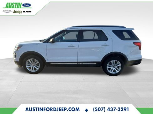 Certified 2018 Ford Explorer XLT image 2