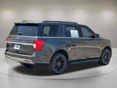 Certified 2024 Ford Expedition XLT RWD image 5