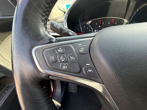 Used 2018 Chevrolet Equinox Premier AWD/4WD image 16