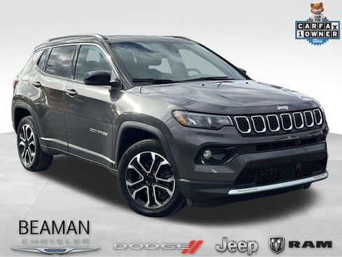 Used 2023 Jeep Compass Limited image 1