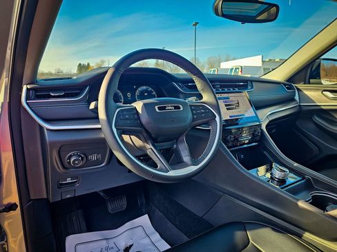 Certified 2024 Jeep Grand Cherokee L Limited image 13