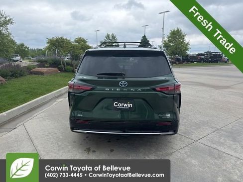 Used 2023 Toyota Sienna Platinum AWD/4WD image 5