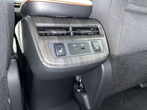 Certified 2024 Nissan Ariya ENGAGE+ e-4ORCE image 17