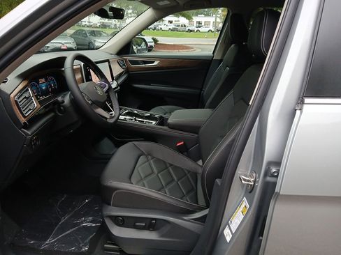 New 2026 Volkswagen Atlas SE image 9