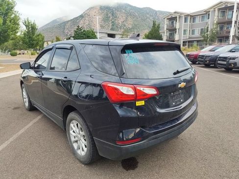 Used 2020 Chevrolet Equinox LS w/ LS Convenience Package FWD image 5