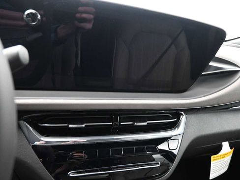 New 2026 Buick Envista Avenir image 13