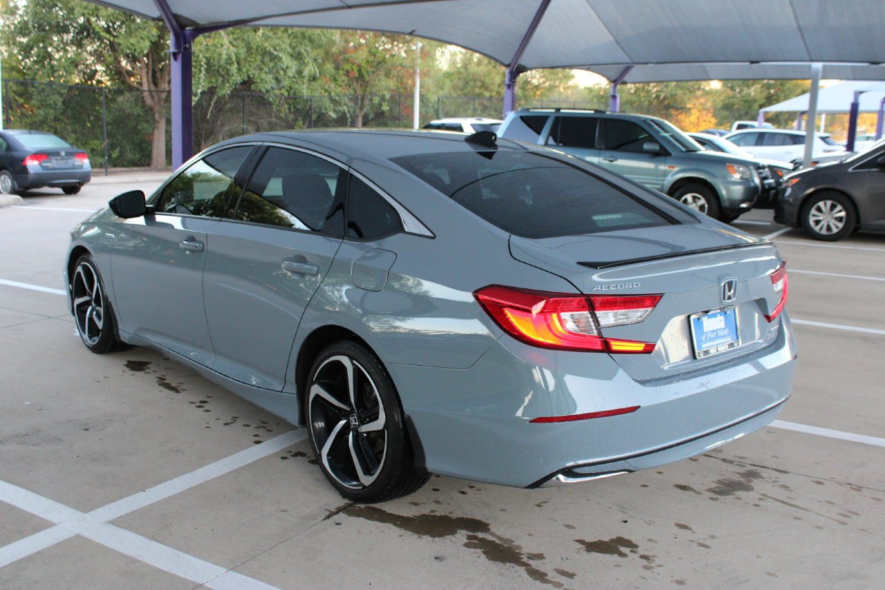 Used 2022 Honda Accord Sport image 3