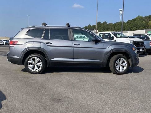 Used 2018 Volkswagen Atlas SE FWD image 2