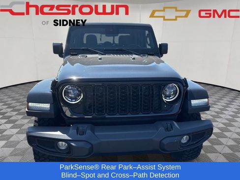 Used 2024 Jeep Gladiator Sport image 8