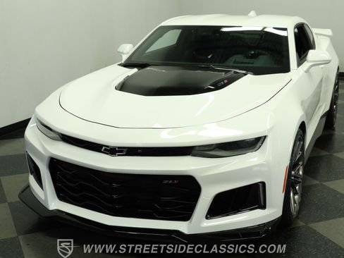 Used 2023 Chevrolet Camaro ZL1 RWD image 17